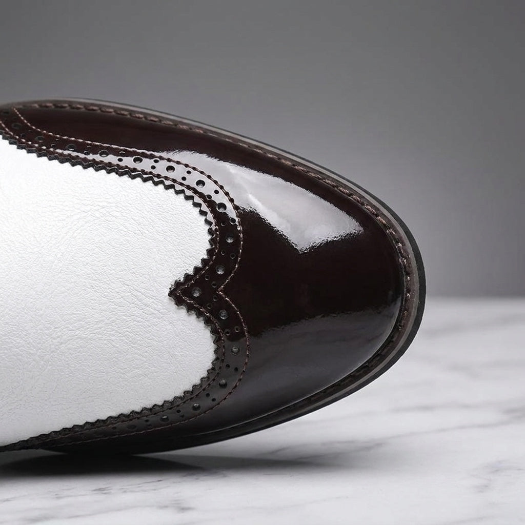 Tortona Leather Wingtip Brogues — White, close view of the gloss and matte seam