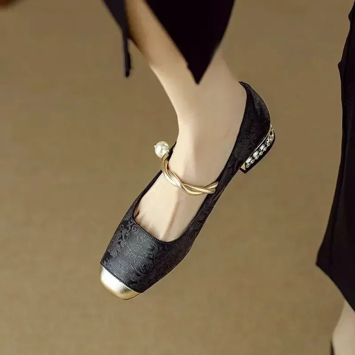 Valoria Pumps
