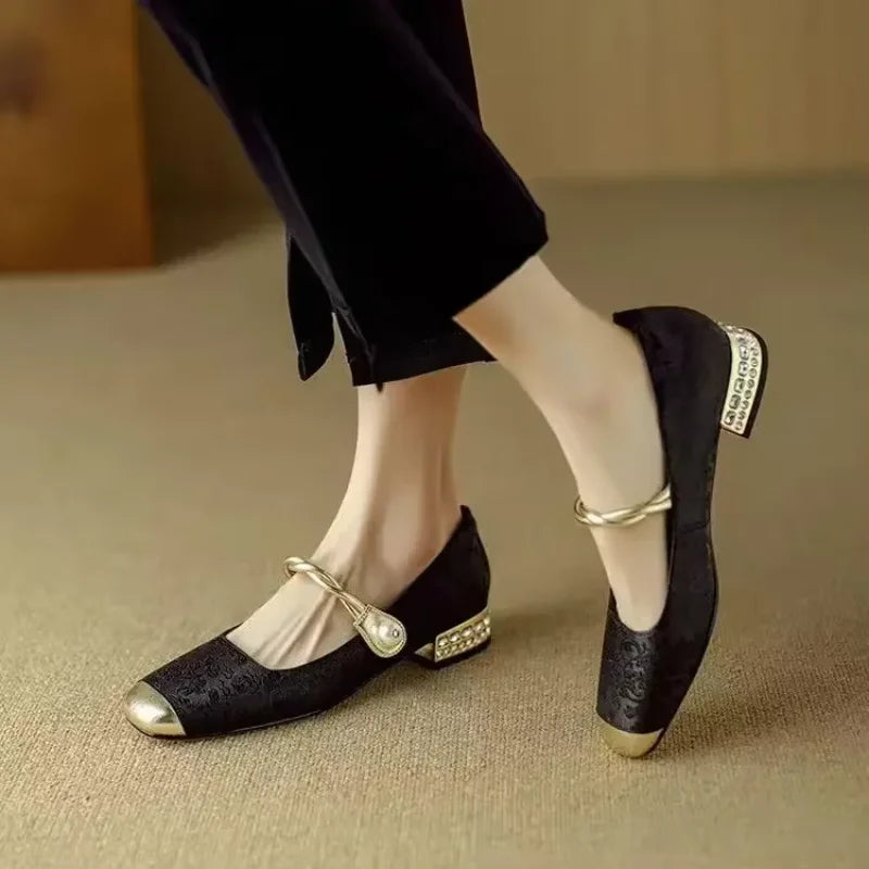 Valoria Pumps