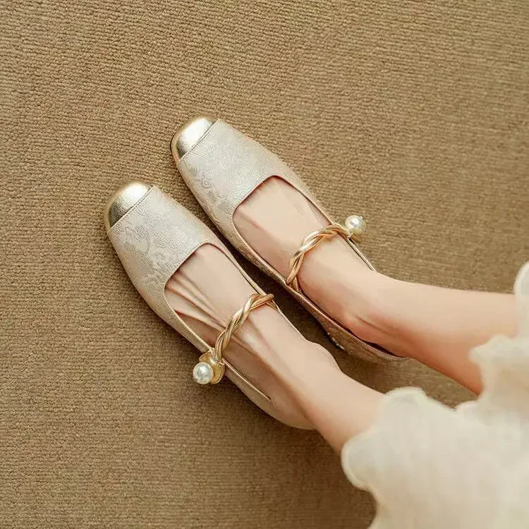 Valoria Pumps