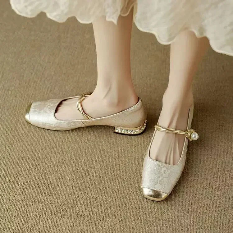 Valoria Pumps