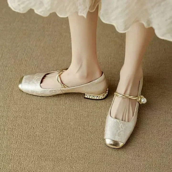 Valoria Pumps