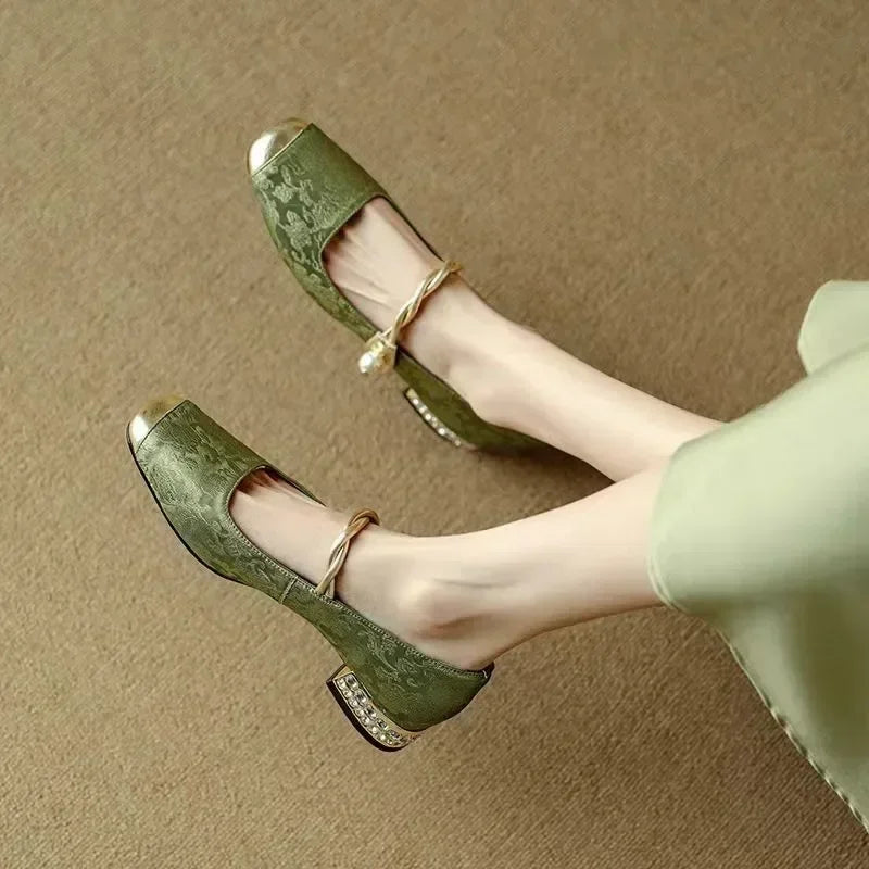 Valoria Pumps