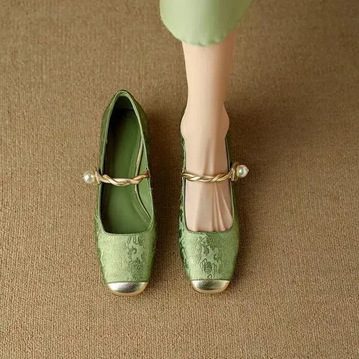 Valoria Pumps
