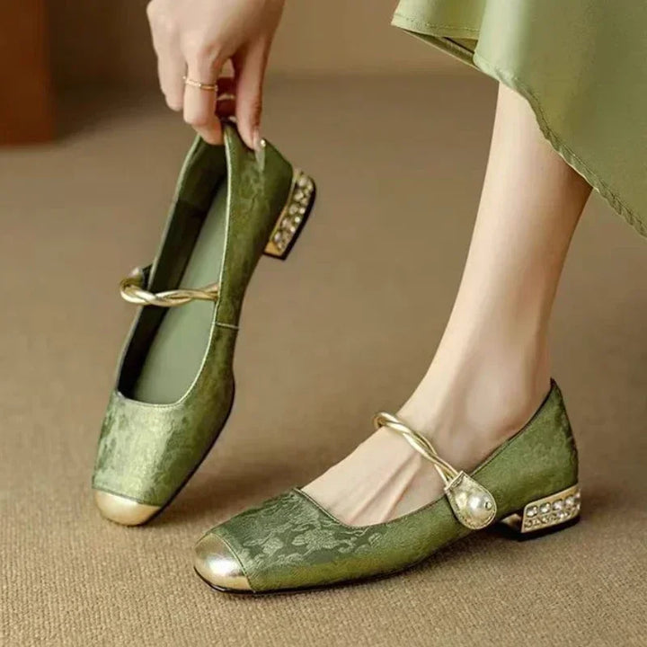 Valoria Pumps