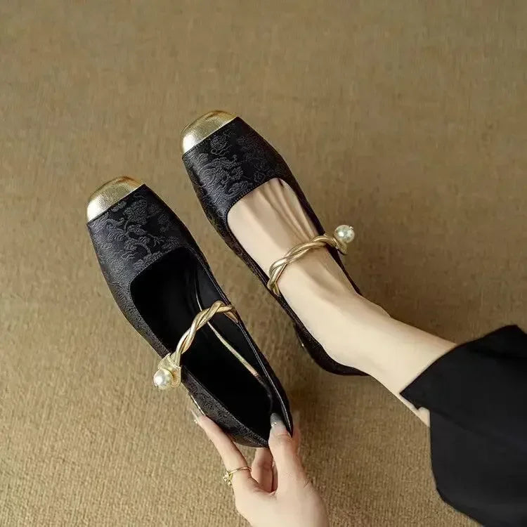 Valoria Pumps