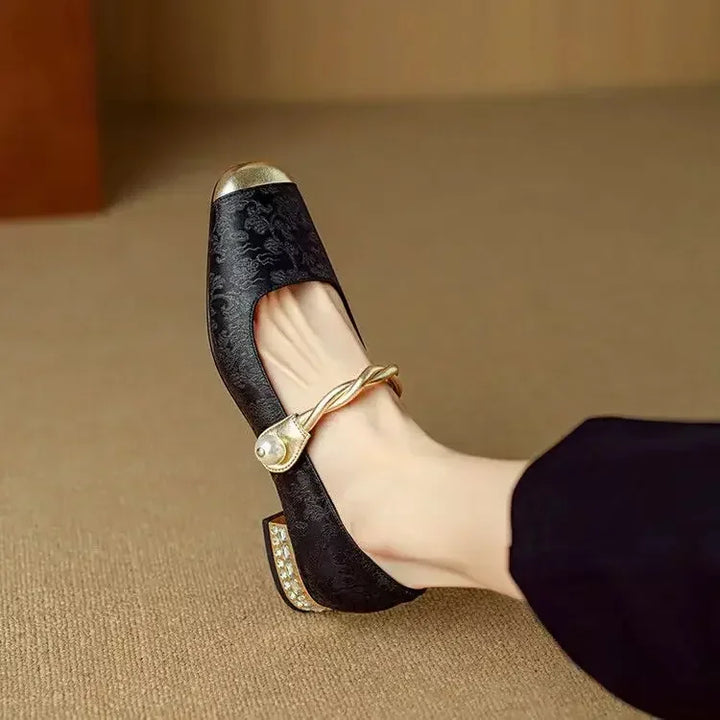 Valoria Pumps