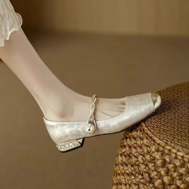 Valoria Pumps