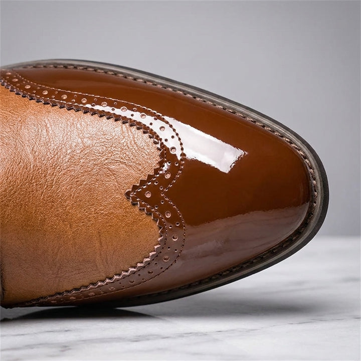 Tortona Leather Wingtip Brogues — Cognac, close view of the gloss and matte seam