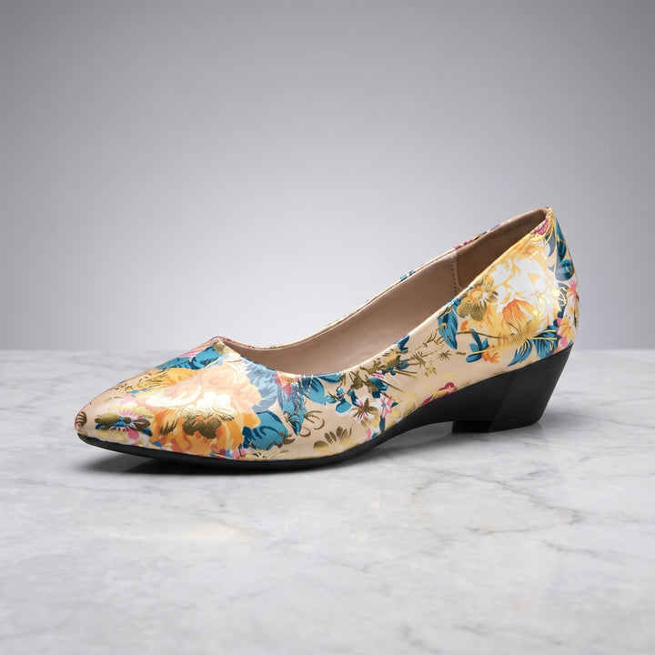 Maiori Pointed-Toe Pumps — Cream Floral, side profile of a single shoe showing the low heel
